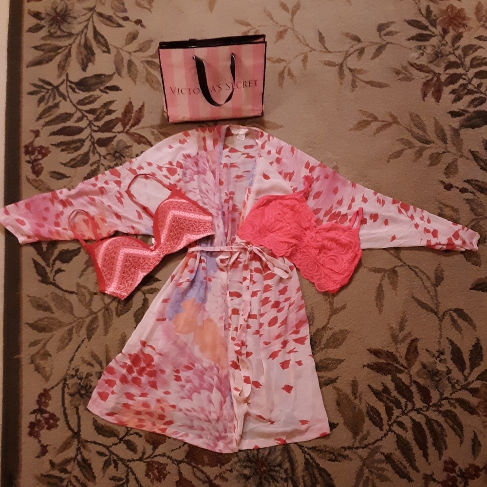 VICTORIA SECRET FLORAL SHEER ROBE/BRA/ BRALETTE